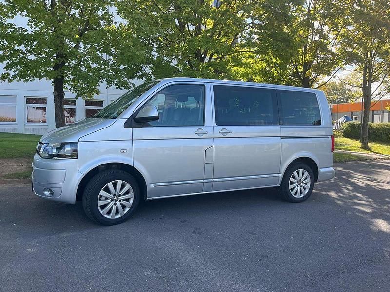 Silber Gebraucht 2010 VW T5 Highline Van | 13.950 € (Superpreis) - Bild 1/4