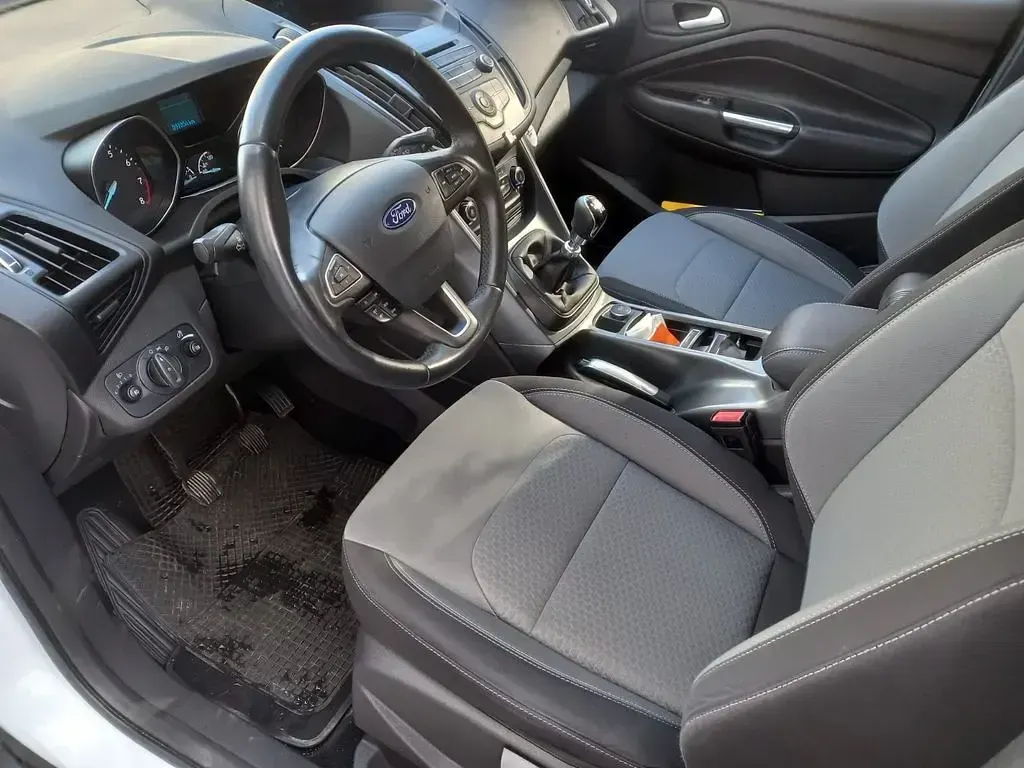 Gebraucht Ford Kuga Trend 120 PS (88 kW) 2017 Weiß SUV