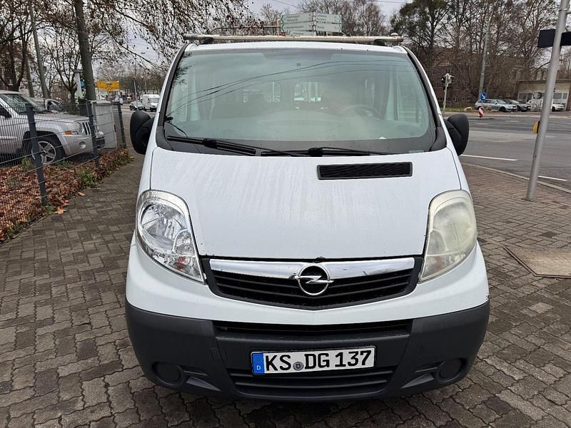 Gebraucht Opel Vivaro 145 PS (106 kW) 2011 Weiß Van / Kleinbus