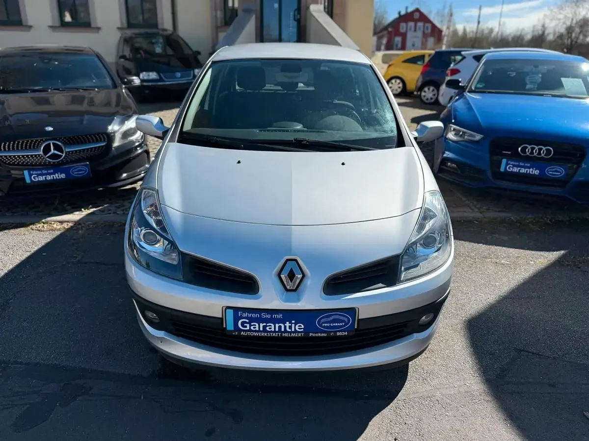 Gebraucht Renault Clio 75 PS (55 kW) 2006 Silber Kleinwagen