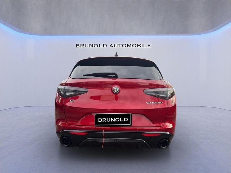 Neu Alfa Romeo Stelvio 280 PS (205 kW) 2026 Rot SUV