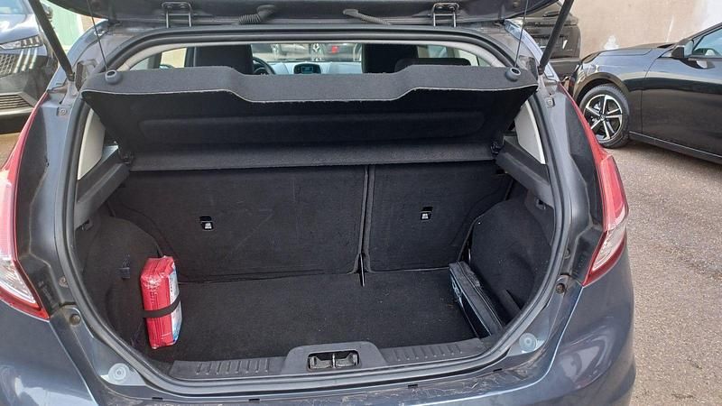 Gebraucht Ford Fiesta Trend 75 PS (55 kW) 2015 Grau Kleinwagen