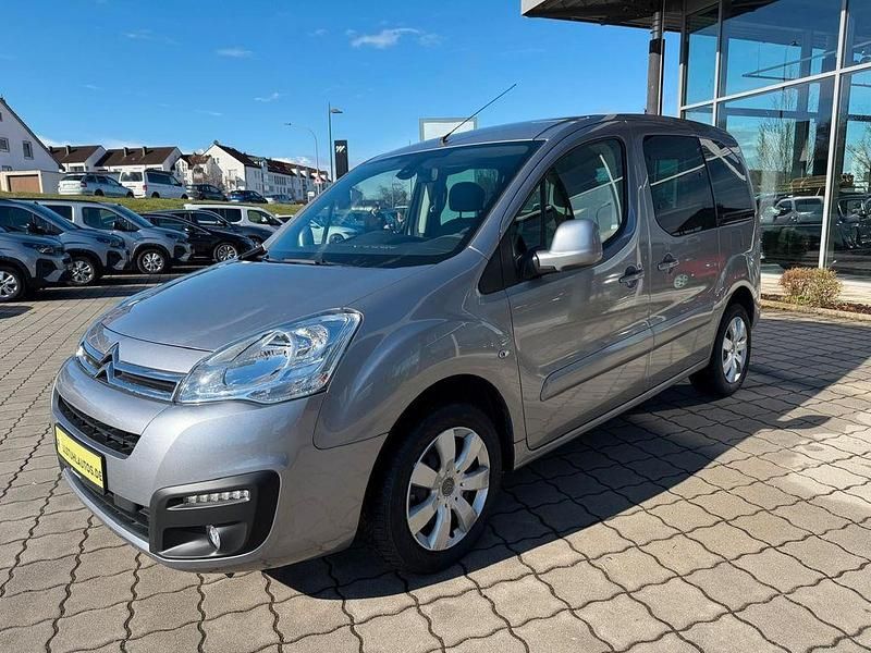 Gebraucht Citroën Berlingo SELECTION 110 PS (80 kW) 2018 Silber Van / Kleinbus