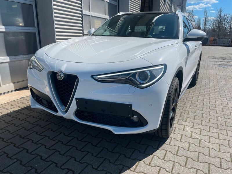 Gebraucht Alfa Romeo Stelvio Super 209 PS (153 kW) 2018 Weiß SUV
