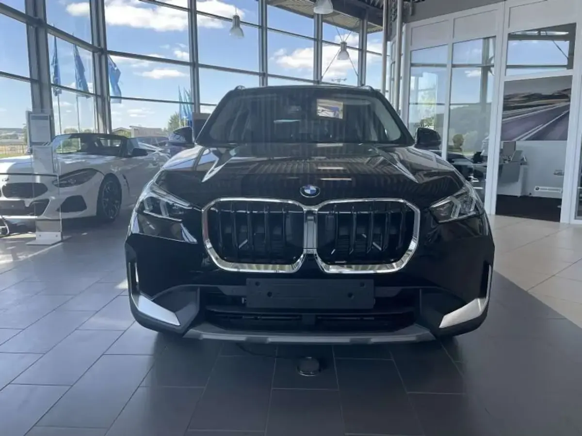 Neu BMW X1 136 PS (100 kW) 2026 Schwarz uni SUV