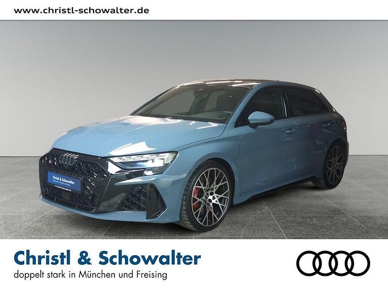 Grau Gebraucht 2025 Audi RS3 Sport Limousine | 64.982 € (Fairer Preis) - Bild 1/4