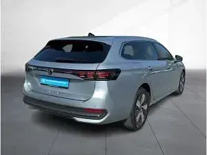 Gebraucht VW Passat 150 PS (110 kW) 2025 Silber (oyster silver metallic) Kombi