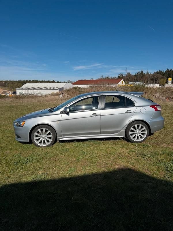 Gebraucht Mitsubishi Lancer 143 PS (105 kW) 2010 Silber Limousine