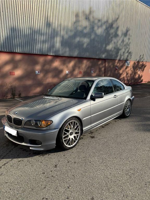 Grau Gebraucht 2003 BMW 320 Performance Coupé | 10.999 € - Bild 1/4