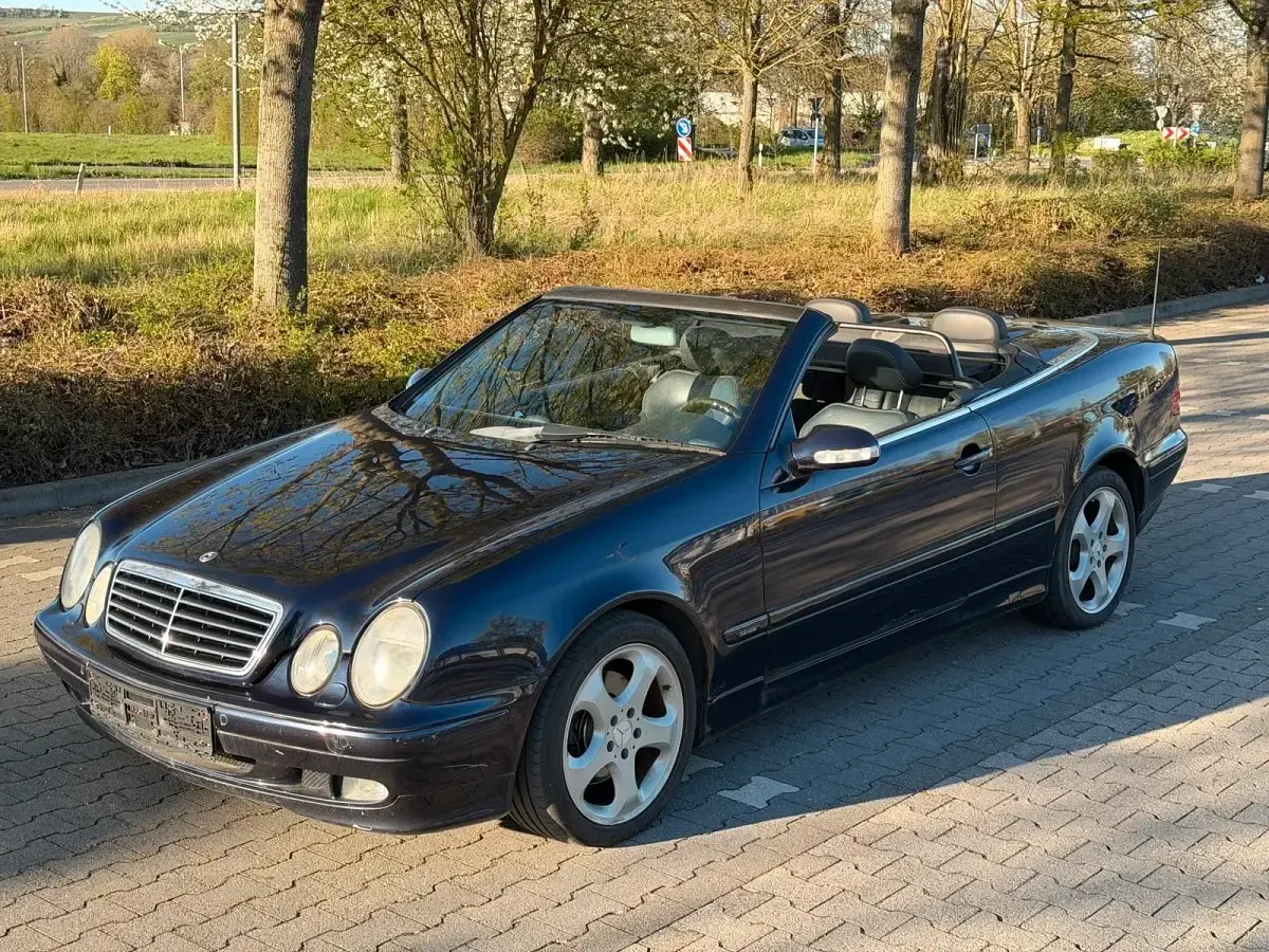 Gebraucht Mercedes CLK320 Edition 218 PS (160 kW) 2003 Blau Cabrio