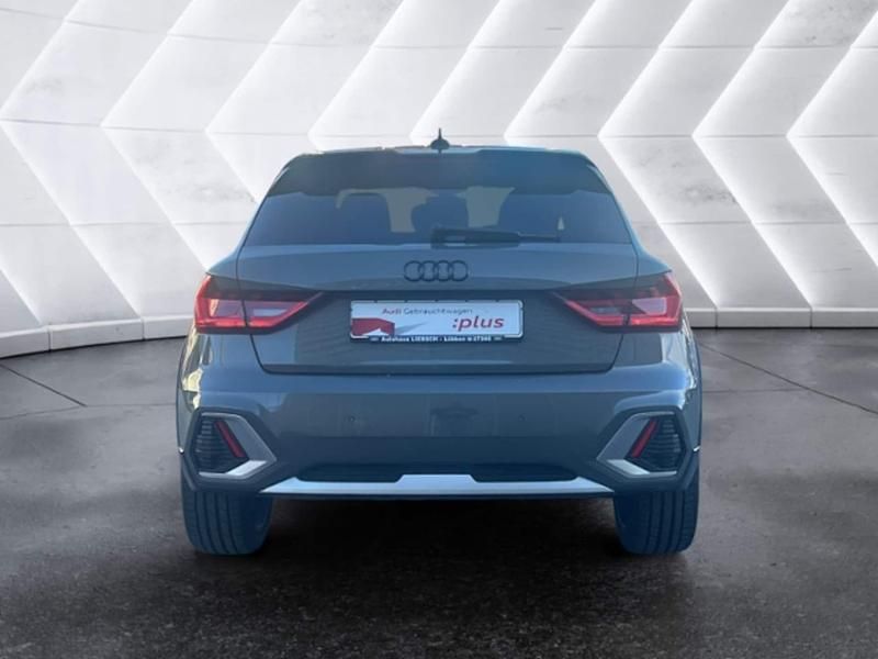Używany Audi A1 Ambiente 150 KM (110 kW) 2024 Szary SUV