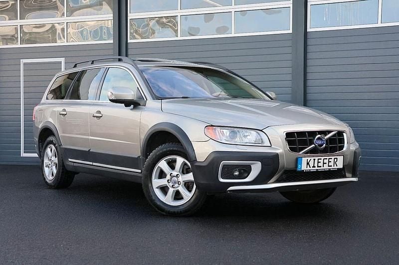 Gebraucht Volvo XC70 243 PS (178 kW) 2013 Gold Limousine