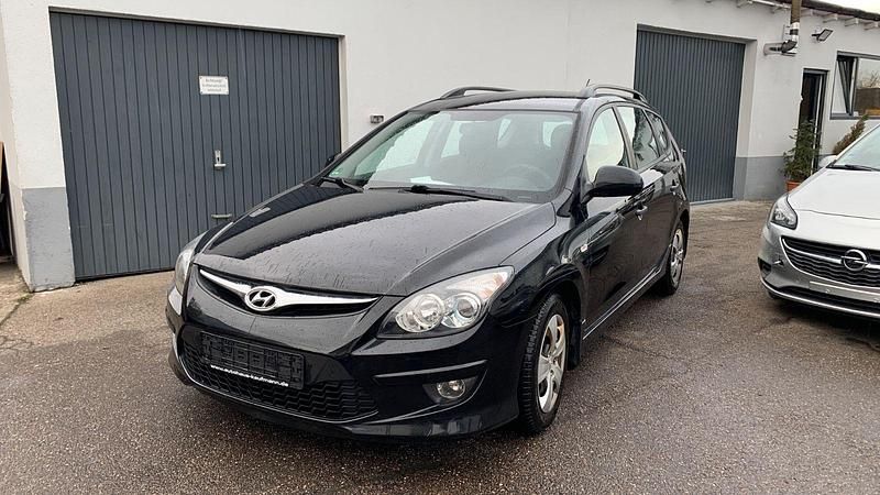 Schwarz Gebraucht 2013 Hyundai i30 Kombi | 3.500 € (Guter Preis) - Bild 1/4