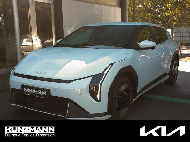Carraraweiß Neu 2025 Kia EV4 Kleinwagen | 43.889 € (Fairer Preis) - Bild 1/4