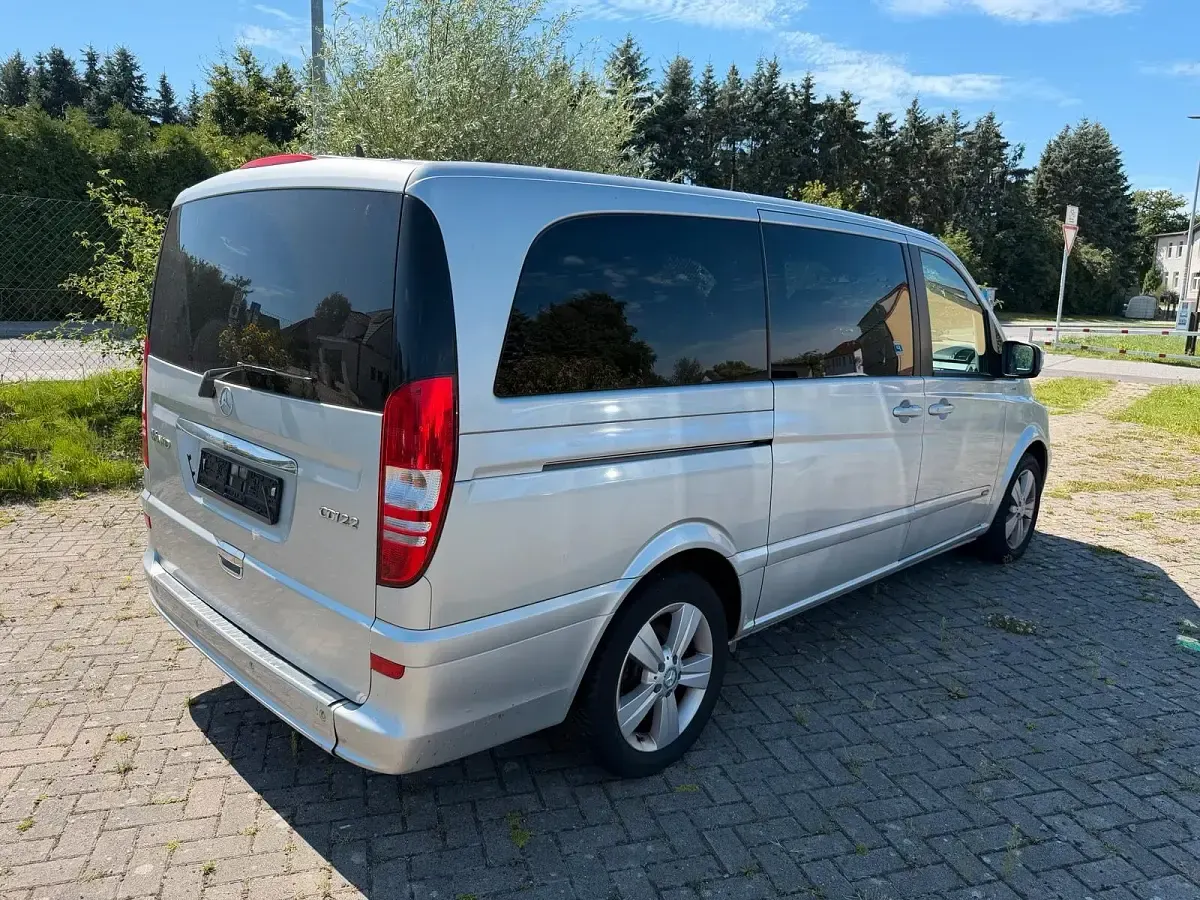 Gebraucht Mercedes Viano 143 PS (105 kW) 2013 Silber Van / Kleinbus