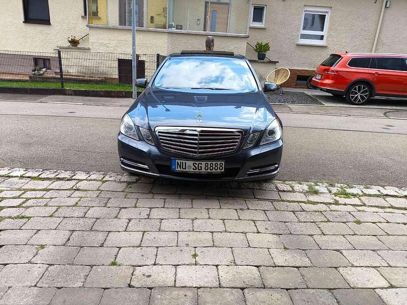 Gebraucht Mercedes E250 Elegance 204 PS (150 kW) 2013 Limousine