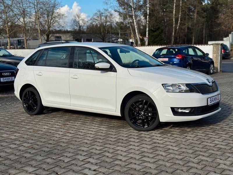 Gebraucht Skoda Rapid Cool Edition 95 PS (69 kW) 2019 Weiß Kleinwagen
