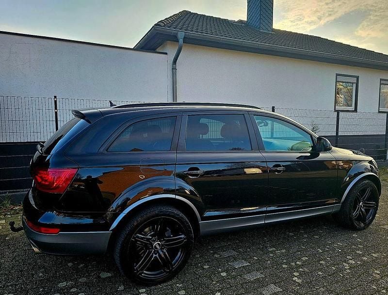 Gebraucht Audi Q7 Ambiente 245 PS (180 kW) 2014 Schwarz SUV