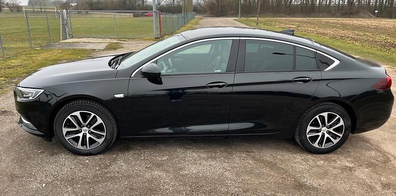 Gebraucht Opel Insignia Dynamic 170 PS (125 kW) 2017 Schwarz Limousine