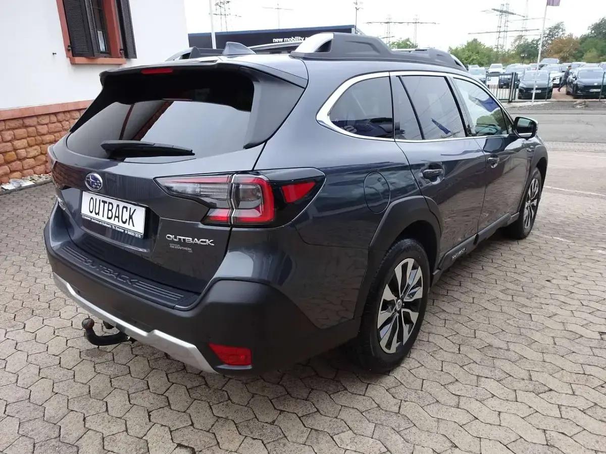 Gebraucht Subaru Outback Platinum 169 PS (124 kW) 2024 Magnetite gray (m) Kombi
