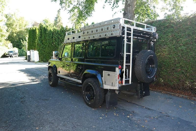 Gebraucht Land Rover Defender 123 PS (90 kW) 2008 Schwarz SUV