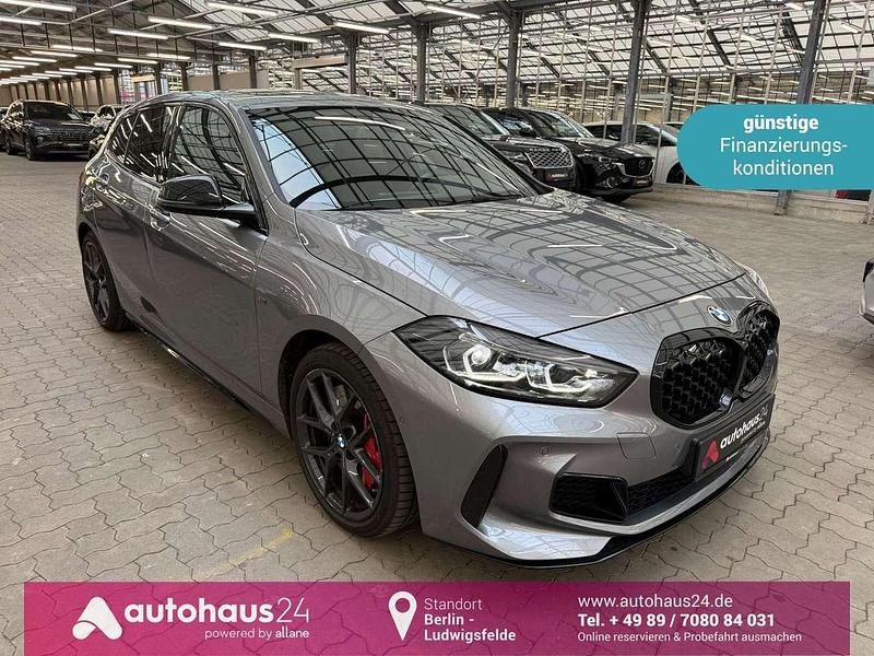 Skyscraper grau metallic Gebraucht 2022 BMW 135 Kleinwagen | 34.440 € (Fairer Preis) - Bild 1/4