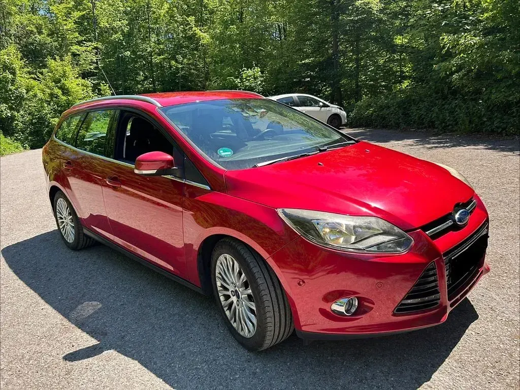 Gebraucht Ford Focus Titanium 150 PS (110 kW) 2012 Rot Limousine