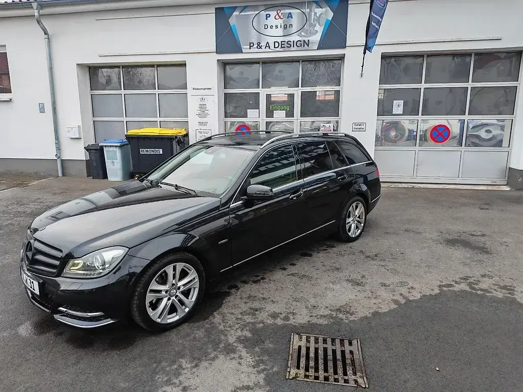 Gebraucht Mercedes C250 204 PS (150 kW) 2012 Schwarz Limousine