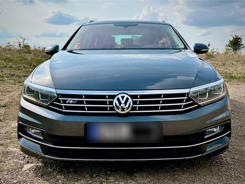 Grau Gebraucht 2016 VW Passat Highline Kombi | 16.999 € (Fairer Preis) - Bild 1/4