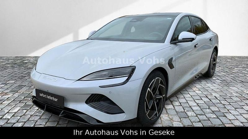 Neu BYD Seal Design 230 kW (313 PS) 2025 Schwarz Limousine