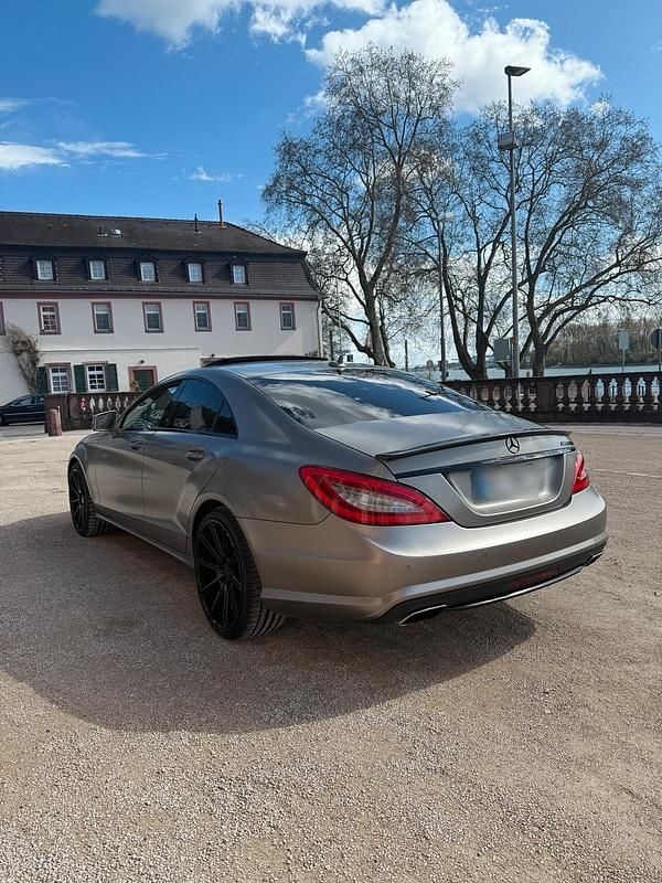 Gebraucht Mercedes CLS500 AMG Edition 1 408 PS (300 kW) 2011 Andere farben Limousine