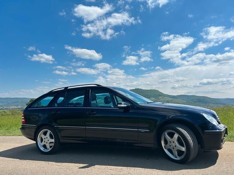 Schwarz Gebraucht 2005 Mercedes C230 Avantgarde Kombi | 2.890 € (Guter Preis) - Bild 1/4