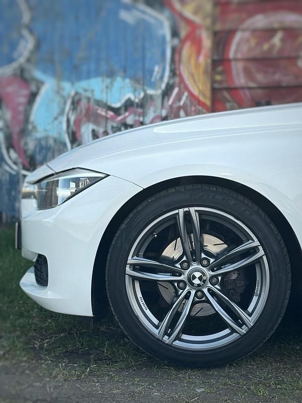 Second-hand BMW 318 143 CP (105 kW) 2013 Alb Break