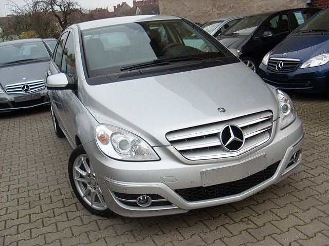 Usata Mercedes B150 95 CV (69 kW) 2008 Argento Monovolume