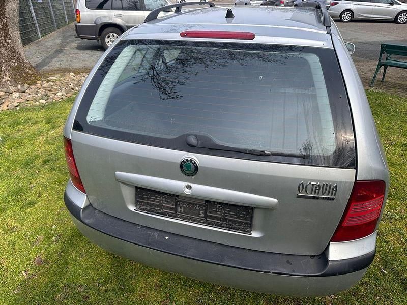 Gebraucht Skoda Octavia Tour 101 PS (74 kW) 2005 Silber Kombi