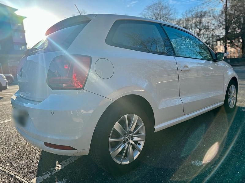 Gebraucht VW Polo Comfortline 90 PS (66 kW) 2017 Weiß Limousine