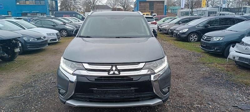 Grau Gebraucht 2017 Mitsubishi Outlander Plus SUV | 7.000 € (Superpreis) - Bild 1/4