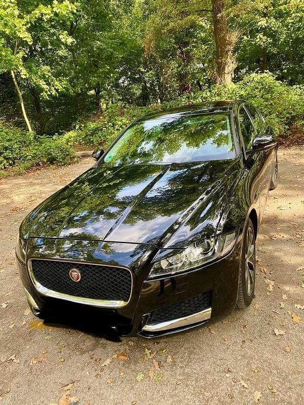 Schwarz Gebraucht 2016 Jaguar XF Prestige Limousine | 12.995 € (Superpreis) - Bild 1/4