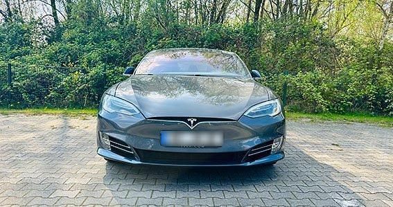 Second-hand Tesla Model S 314 kW (428 CP) 2017 Gri Hatchback