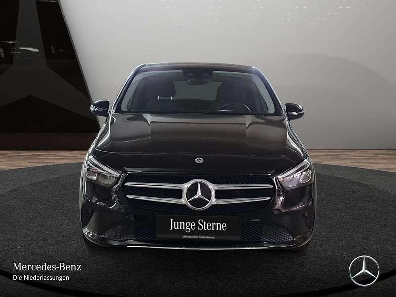 Gebraucht Mercedes E250 Progressive 160 PS (117 kW) 2022 Schwarz Limousine