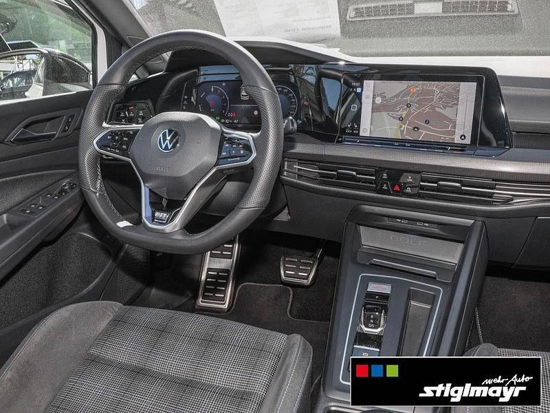 Gebraucht VW Golf VIII GTE 245 PS (180 kW) 2021 Oryxweiß perlmutteffekt Limousine