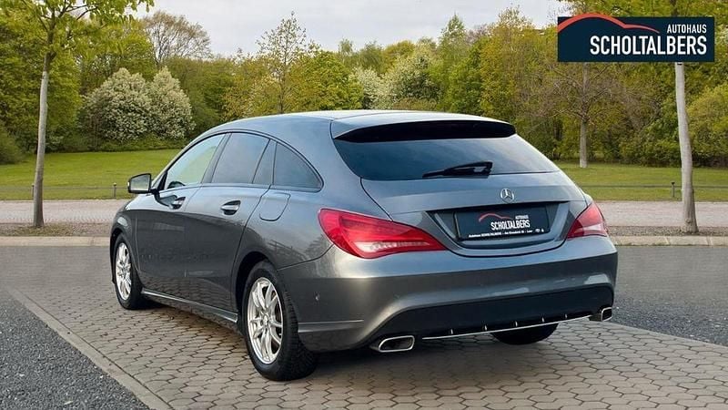 Gebraucht Mercedes CLA200 156 PS (114 kW) 2016 Grau Limousine