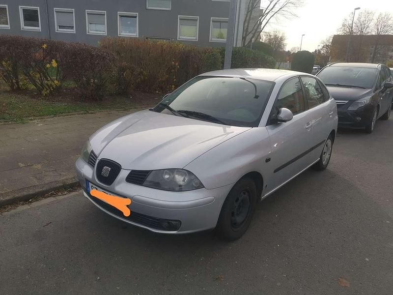 Grau Gebraucht 2004 Seat Ibiza Stylance Limousine | 1.000 € (Teuer) - Bild 1/4
