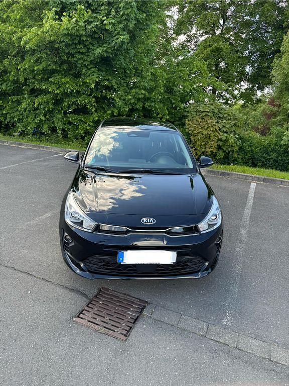 Gebraucht Kia Rio Vision 84 PS (61 kW) 2021 Schwarz Limousine