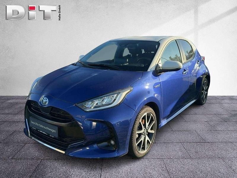 Nachtblau mica metallic/dach w Gebraucht 2021 Toyota Yaris Hybrid Style Kleinwagen | 17.590 € (Fairer Preis) - Bild 1/4