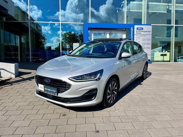 Używany Ford Focus Titanium 125 KM (91 kW) 2023 Srebrny Sedan/Limuzyna