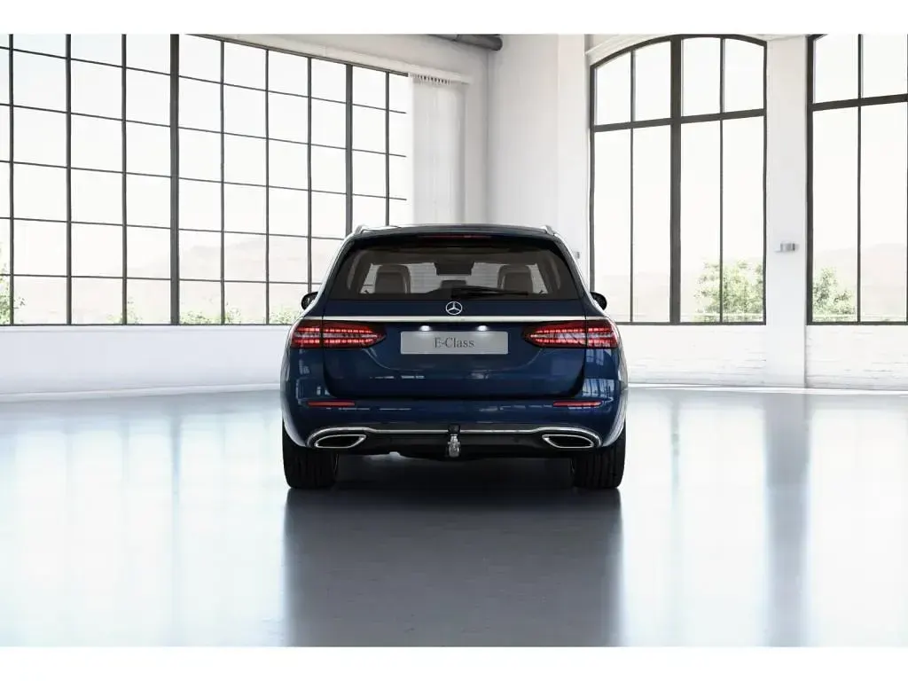 Gebraucht Mercedes E220 Exclusive 200 PS (147 kW) 2022 Metalliclack nautikblau Kombi