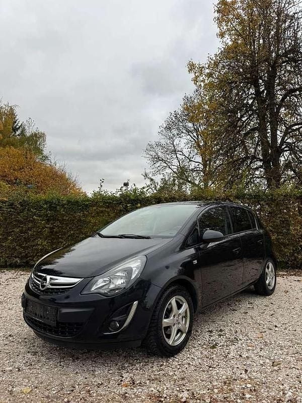 Gebraucht Opel Corsa Color Edition 75 PS (55 kW) 2015 Limousine