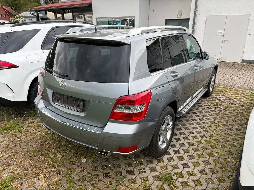 Gebraucht Mercedes GLK350 231 PS (169 kW) 2010 Palladiumsilber (metallic) SUV