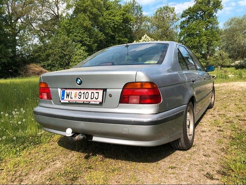 Second-hand BMW 525 143 CP (105 kW) 1996 Argintiu Berlinǎ